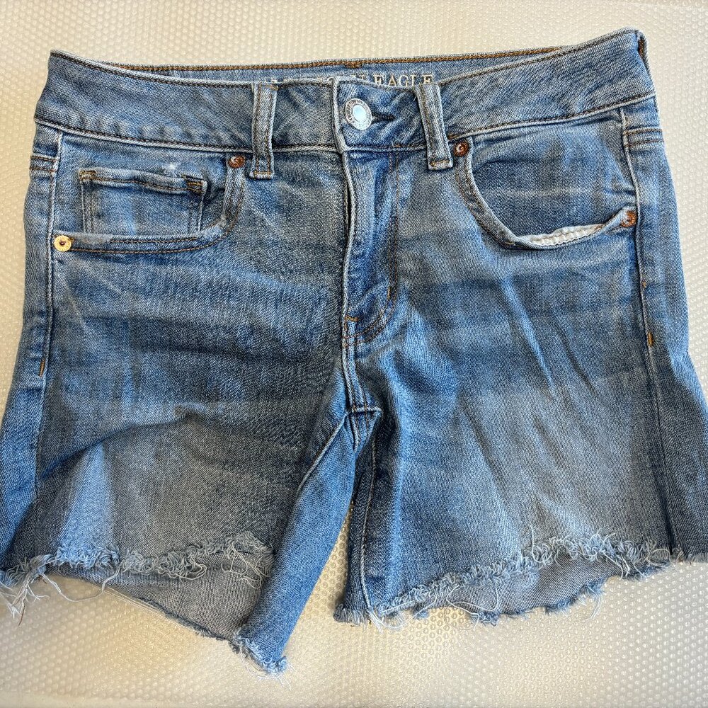 American Eagle Cut Off Shorts - Size 6 - 1601